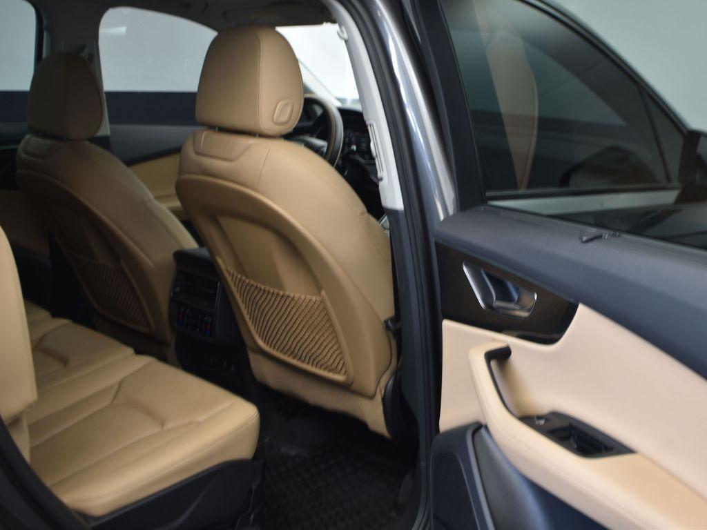 used 2023 Audi Q7 car, priced at $39,600
