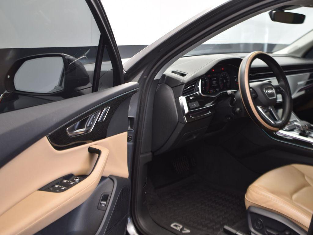 used 2023 Audi Q7 car, priced at $39,600