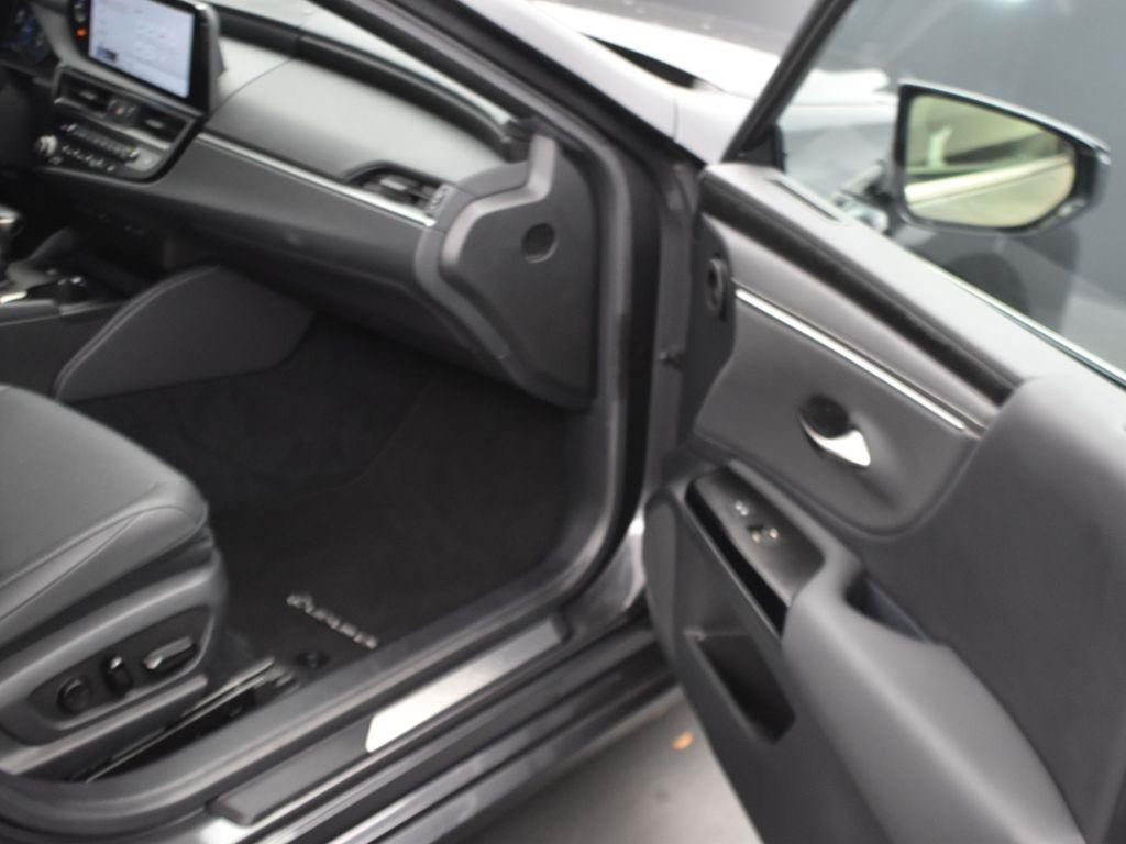 used 2025 Lexus ES 350 car, priced at $48,000