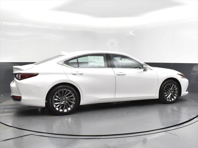 new 2025 Lexus ES 300h car, priced at $54,215