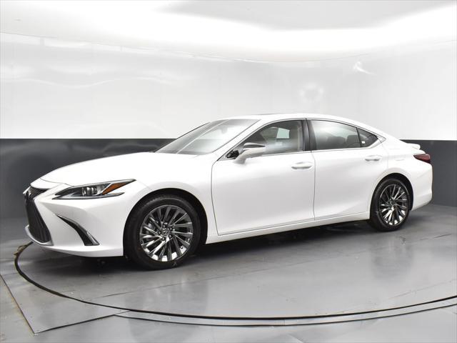 new 2025 Lexus ES 300h car, priced at $54,215