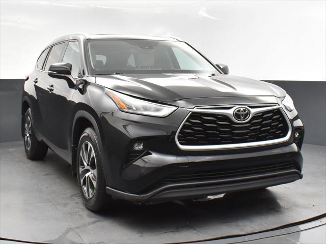 used 2020 Toyota Highlander car, priced at $24,000