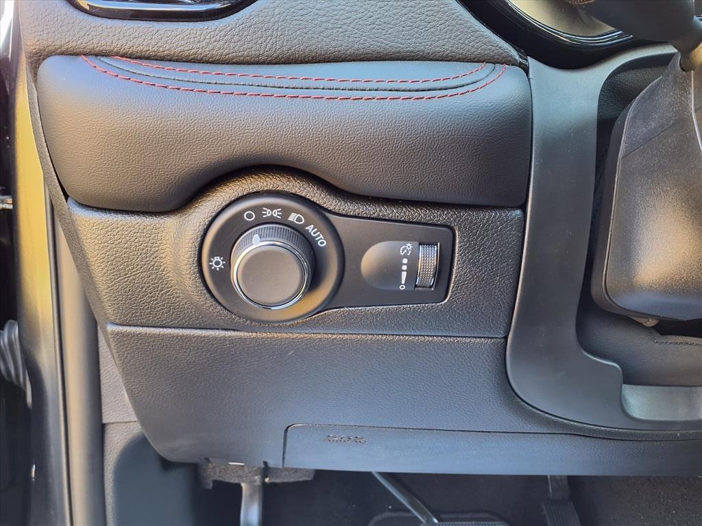 new 2025 Dodge Durango car, priced at $40,040