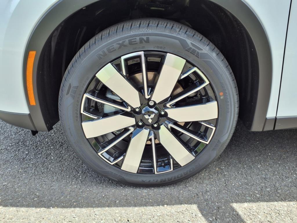 new 2025 Mitsubishi Outlander car, priced at $39,990
