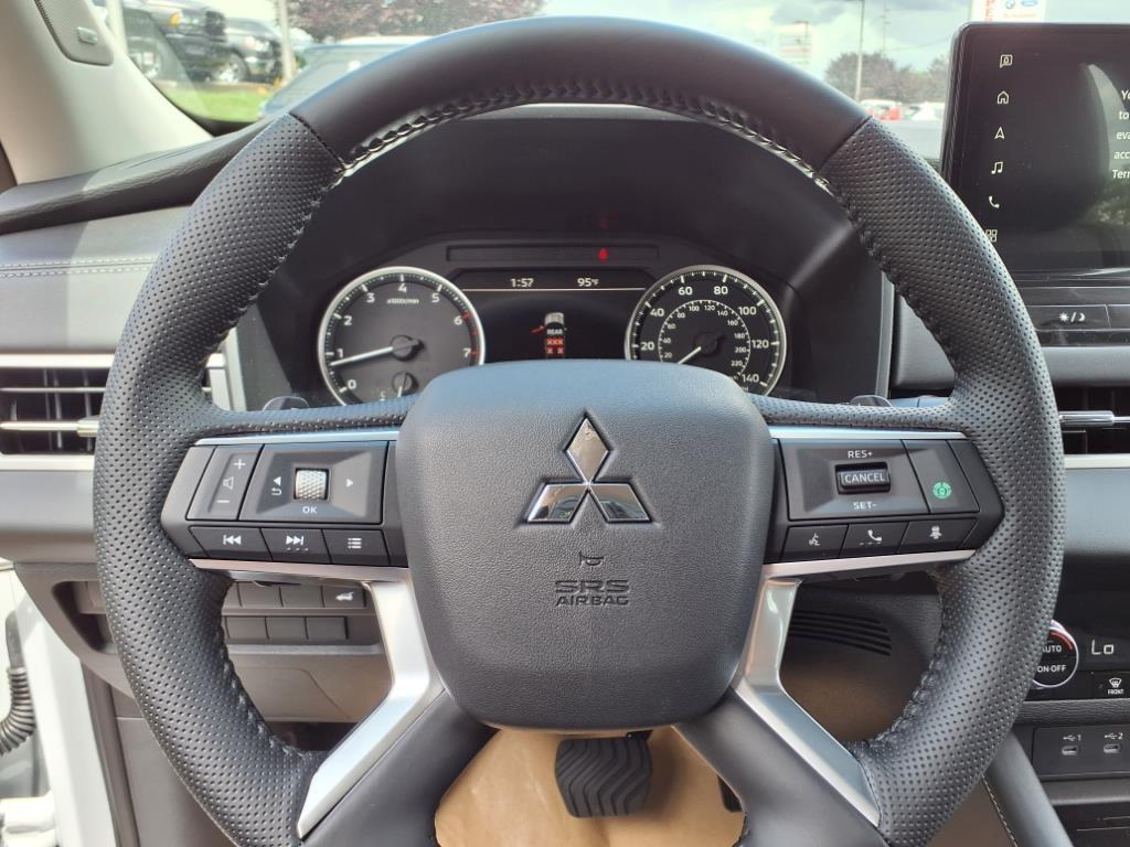 new 2025 Mitsubishi Outlander car, priced at $39,990