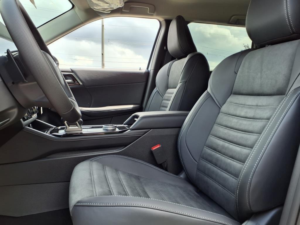 new 2025 Mitsubishi Outlander car, priced at $39,990