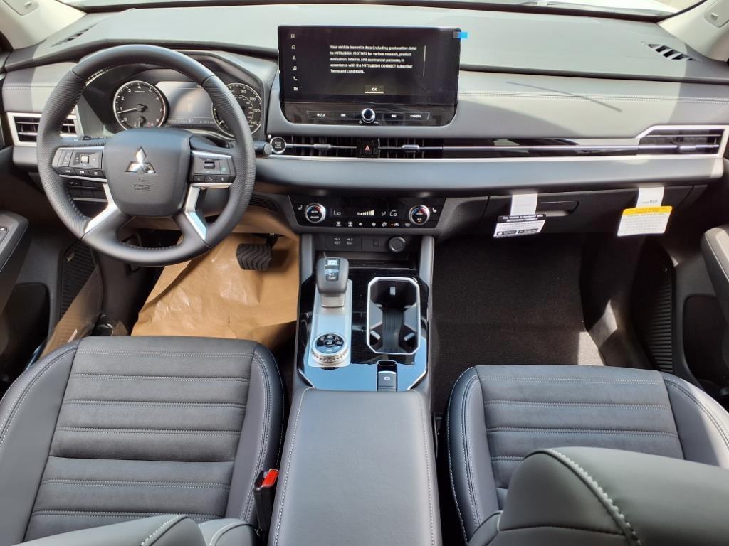 new 2025 Mitsubishi Outlander car, priced at $39,990