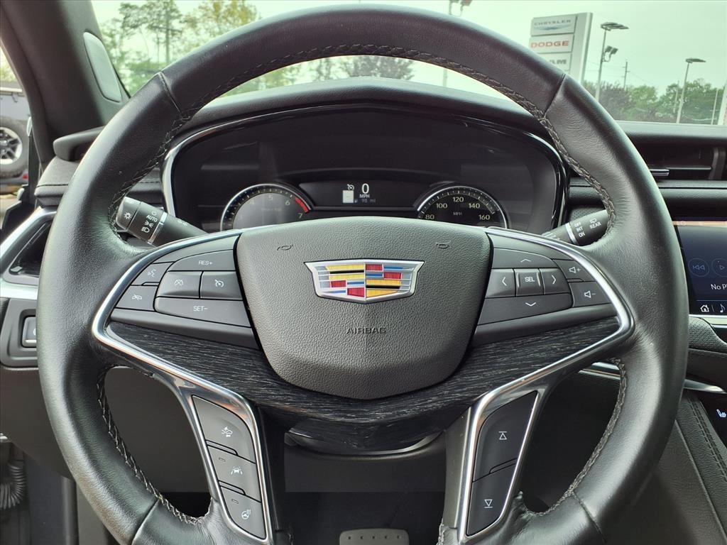 used 2023 Cadillac XT5 car, priced at $28,990