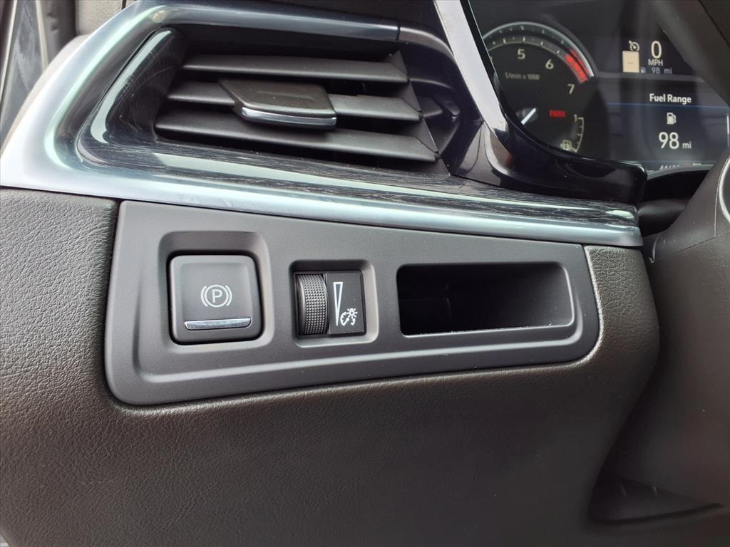 used 2023 Cadillac XT5 car, priced at $28,990