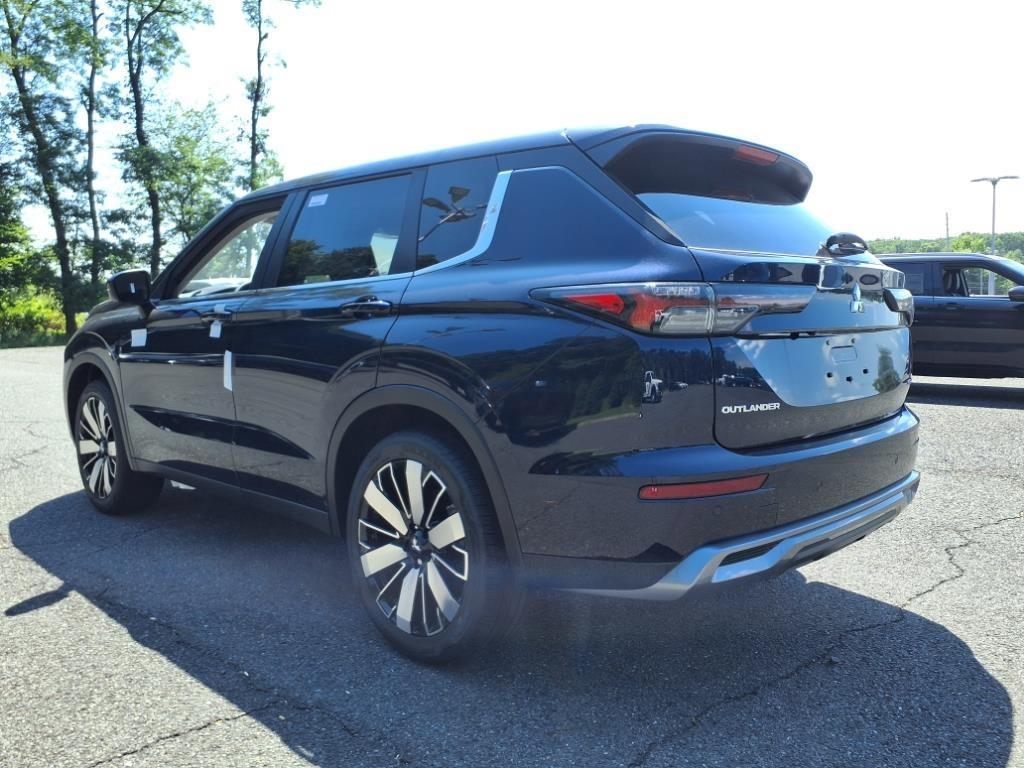 new 2025 Mitsubishi Outlander car, priced at $35,490