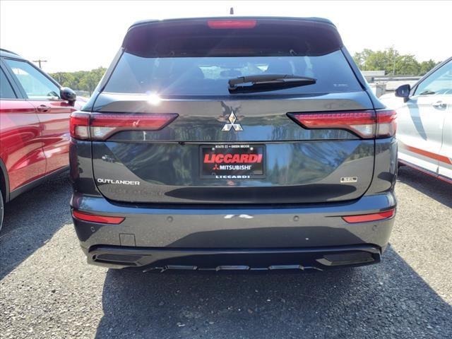 new 2024 Mitsubishi Outlander car, priced at $33,990