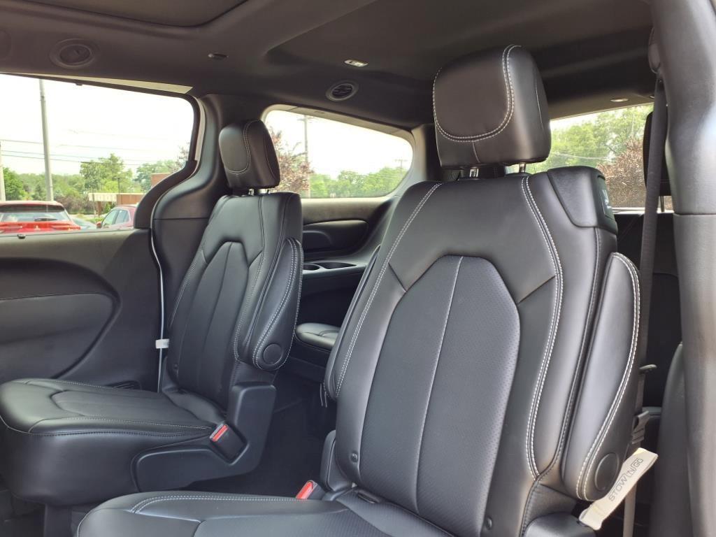 new 2025 Chrysler Pacifica car, priced at $47,179
