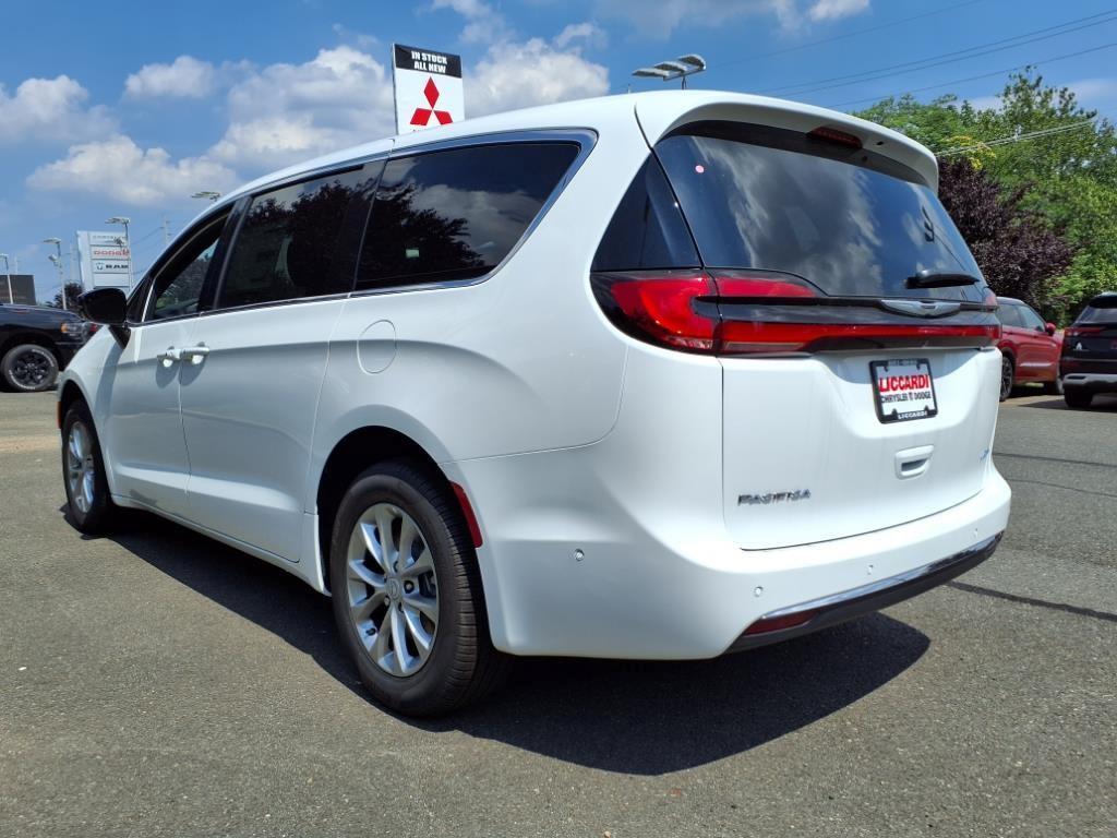 new 2025 Chrysler Pacifica car, priced at $47,179