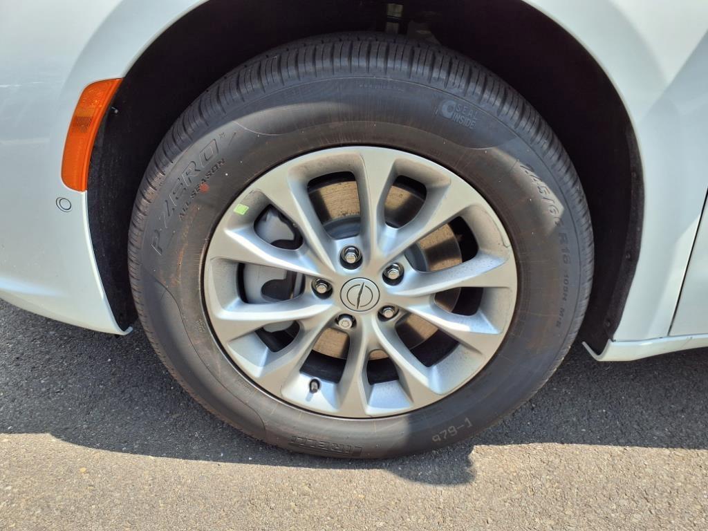 new 2025 Chrysler Pacifica car, priced at $47,179