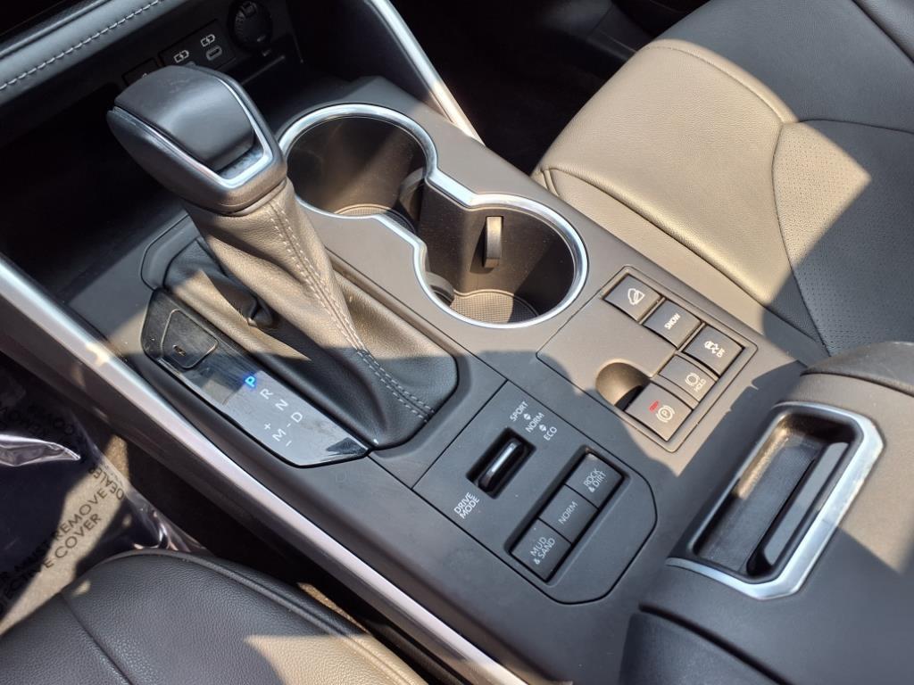 used 2023 Toyota Highlander car, priced at $37,890
