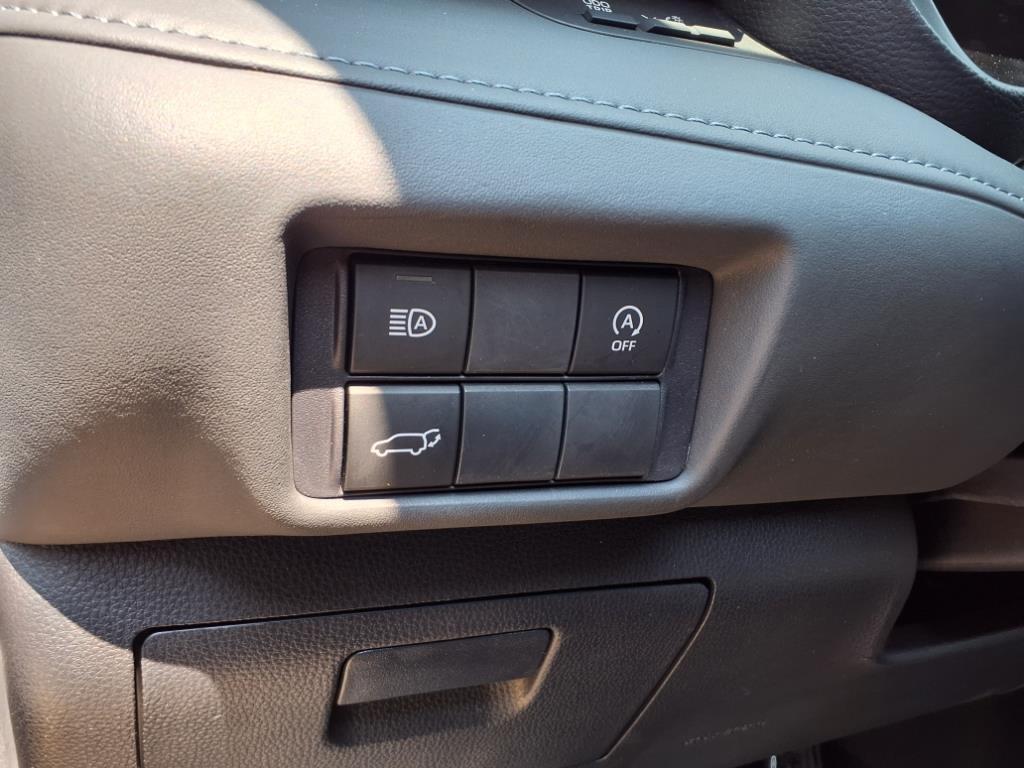 used 2023 Toyota Highlander car, priced at $37,890