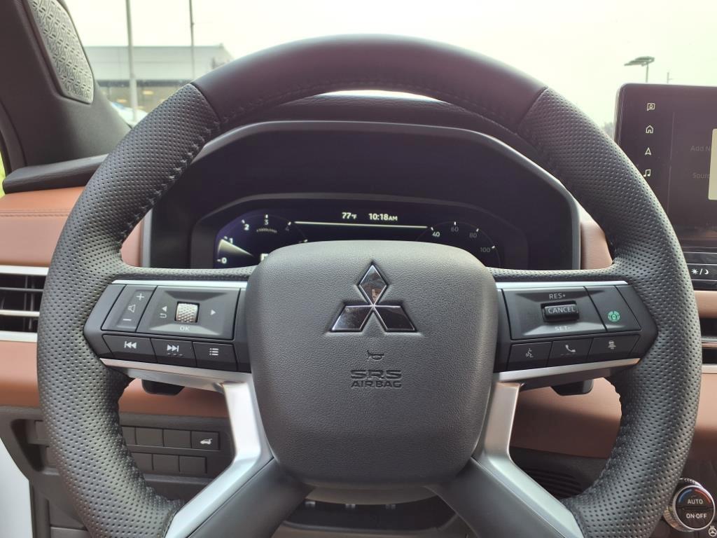 new 2025 Mitsubishi Outlander car, priced at $44,690