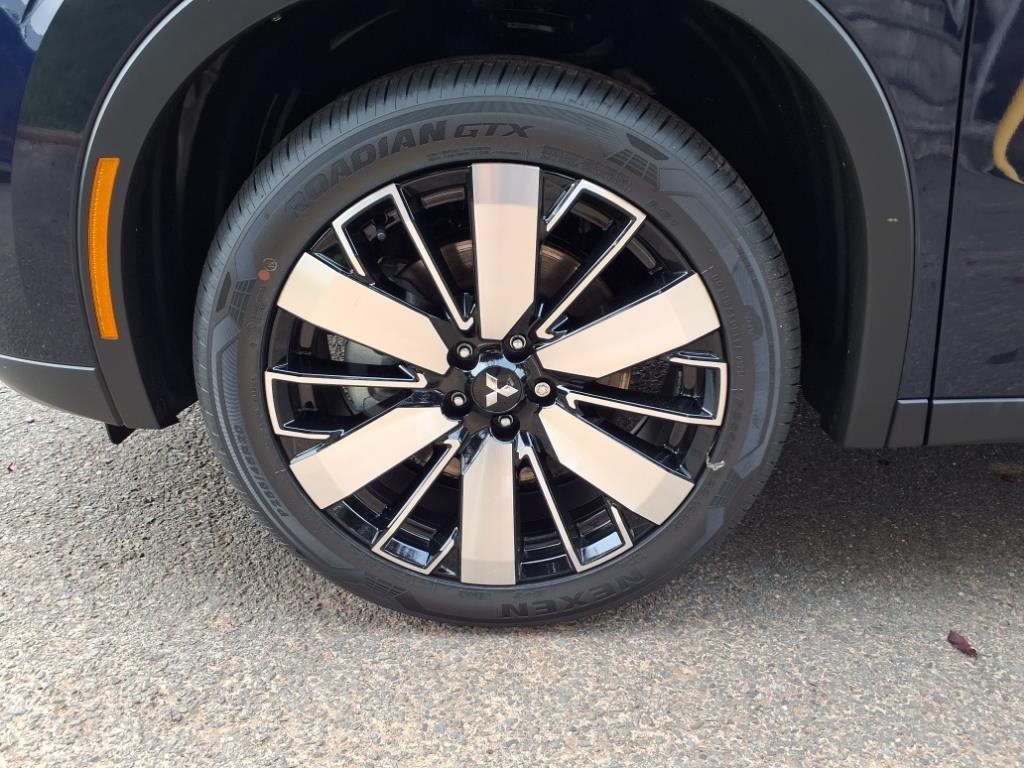 new 2025 Mitsubishi Outlander car, priced at $37,990