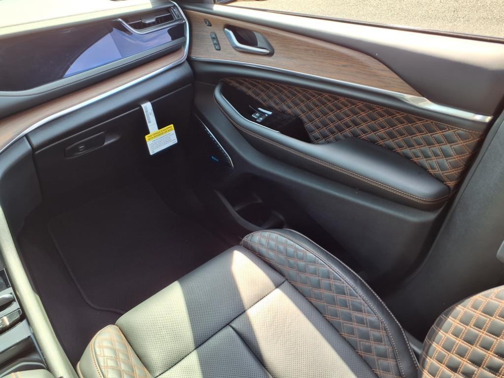 used 2024 Jeep Grand Cherokee car, priced at $49,990