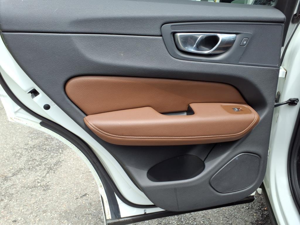 used 2021 Volvo XC60 car, priced at $25,490