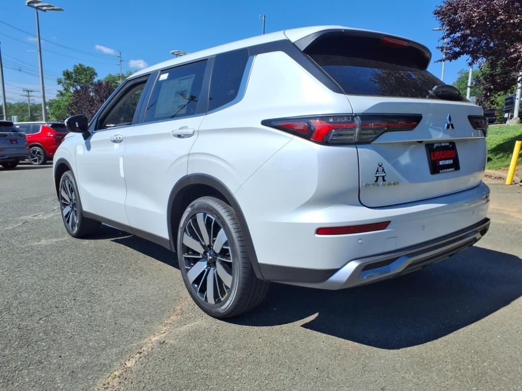 new 2025 Mitsubishi Outlander car, priced at $35,990