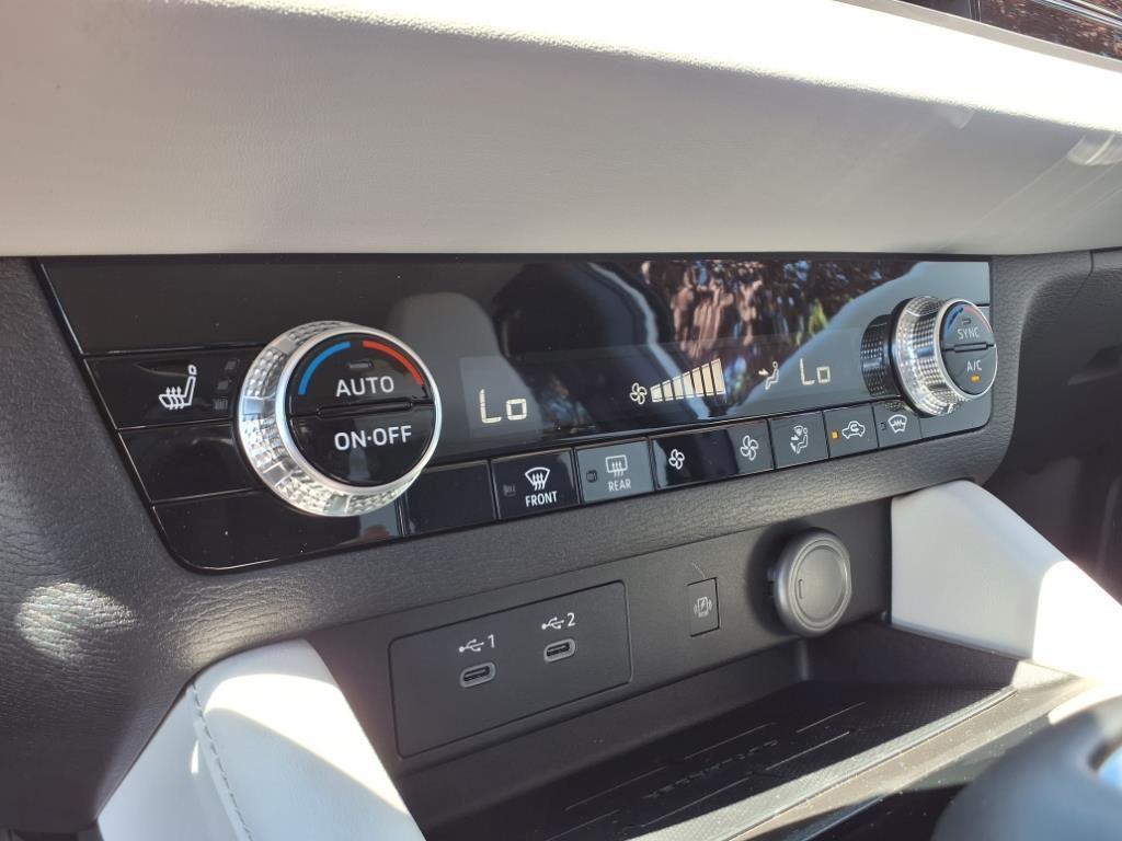 new 2025 Mitsubishi Outlander car, priced at $35,990