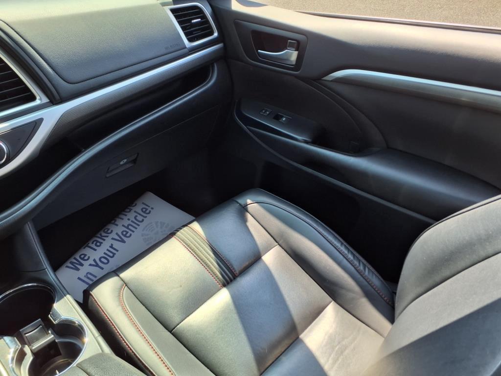 used 2019 Toyota Highlander car, priced at $25,490