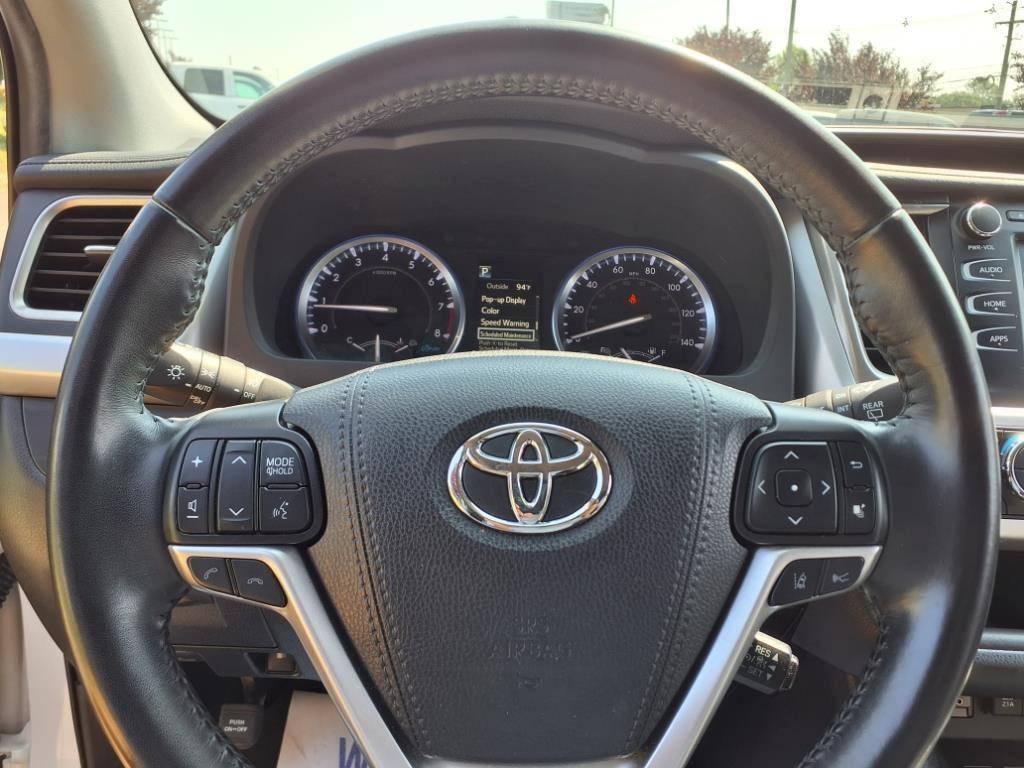 used 2019 Toyota Highlander car, priced at $25,490