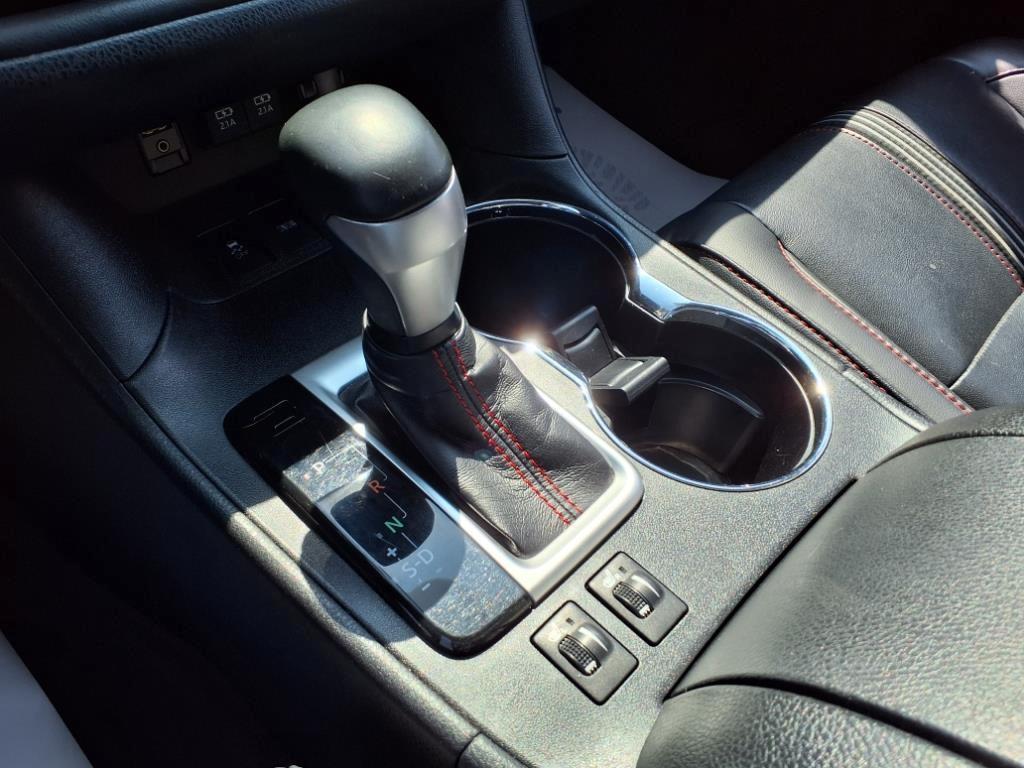 used 2019 Toyota Highlander car, priced at $25,490
