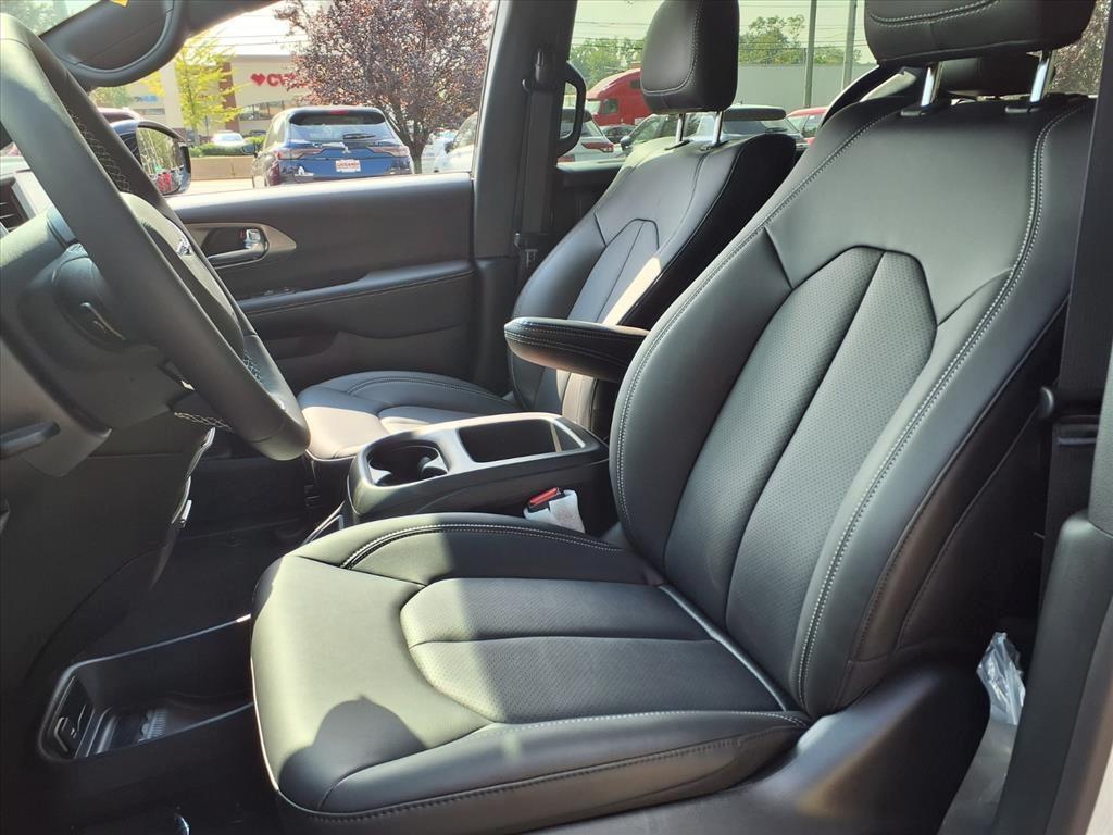new 2026 Chrysler Pacifica car, priced at $45,140