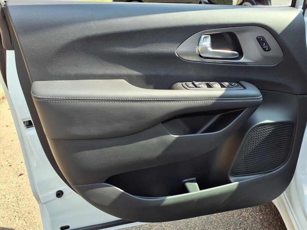 new 2026 Chrysler Pacifica car, priced at $45,140