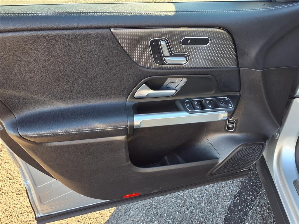 used 2020 Mercedes-Benz GLB 250 car, priced at $20,990