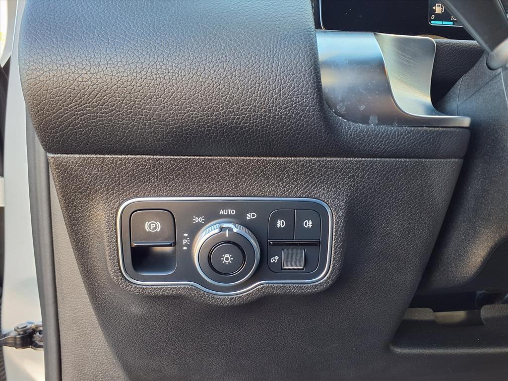 used 2020 Mercedes-Benz GLB 250 car, priced at $20,990