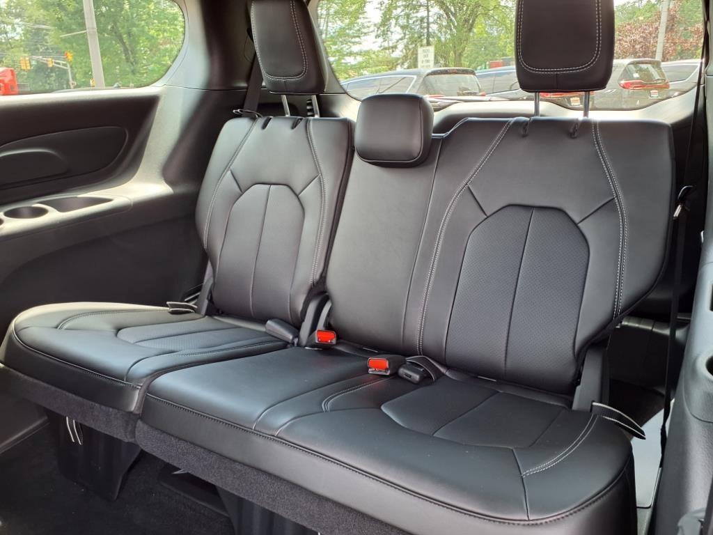 new 2025 Chrysler Pacifica car, priced at $45,992