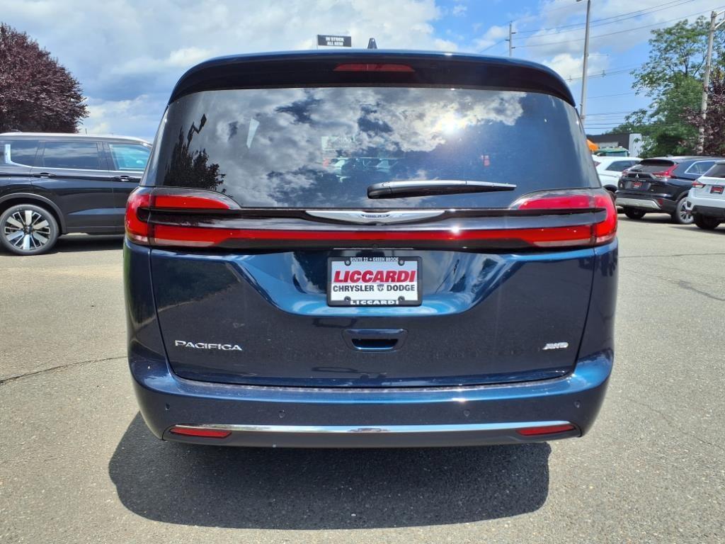 new 2025 Chrysler Pacifica car, priced at $45,992