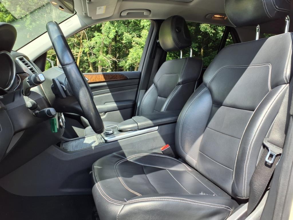 used 2012 Mercedes-Benz M-Class car, priced at $8,499