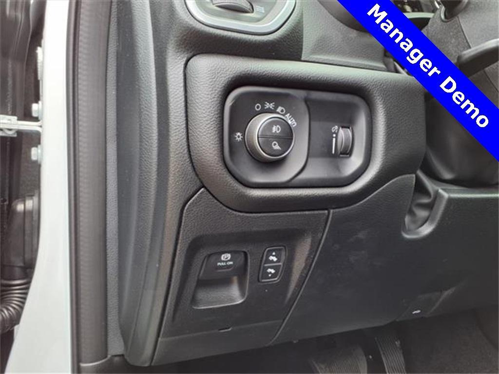 new 2025 Ram 1500 car, priced at $45,287