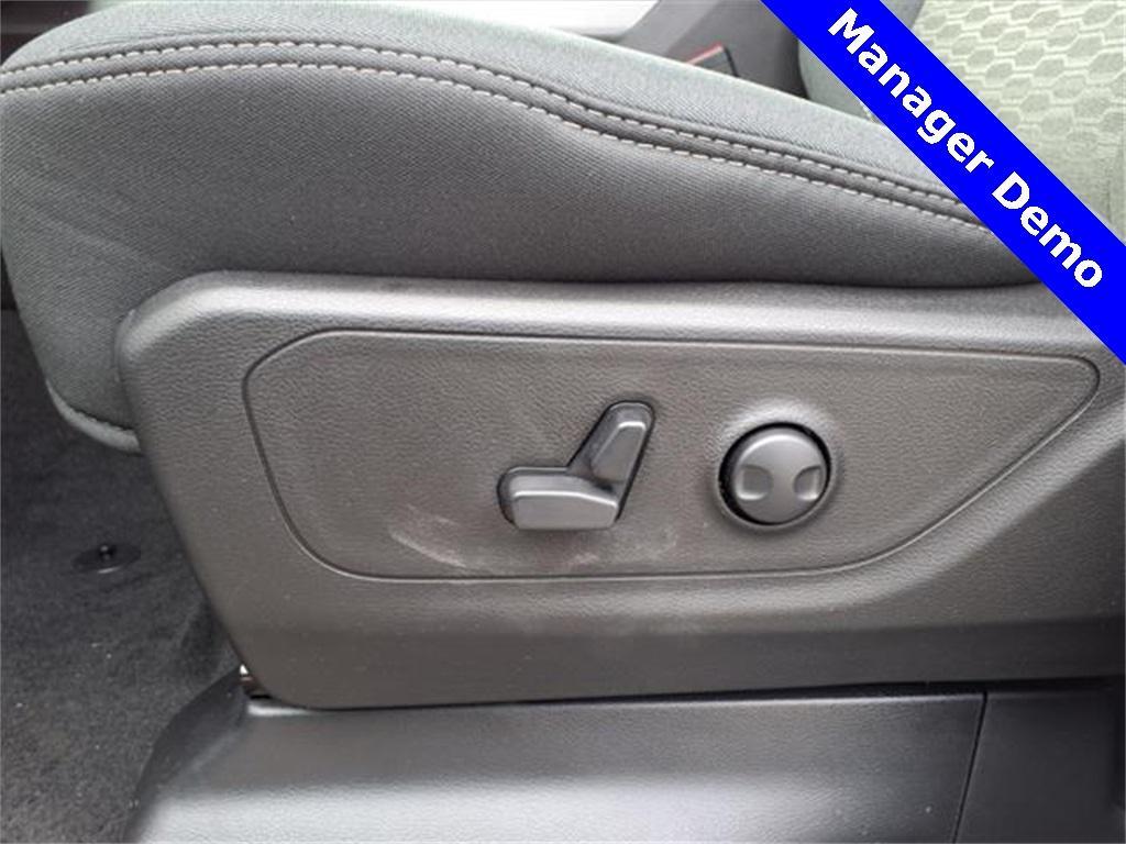 new 2025 Ram 1500 car, priced at $45,287