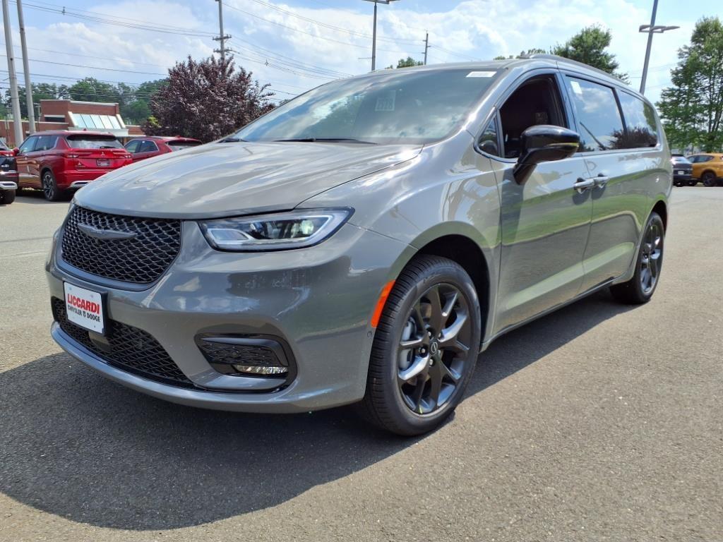 new 2025 Chrysler Pacifica car, priced at $55,330