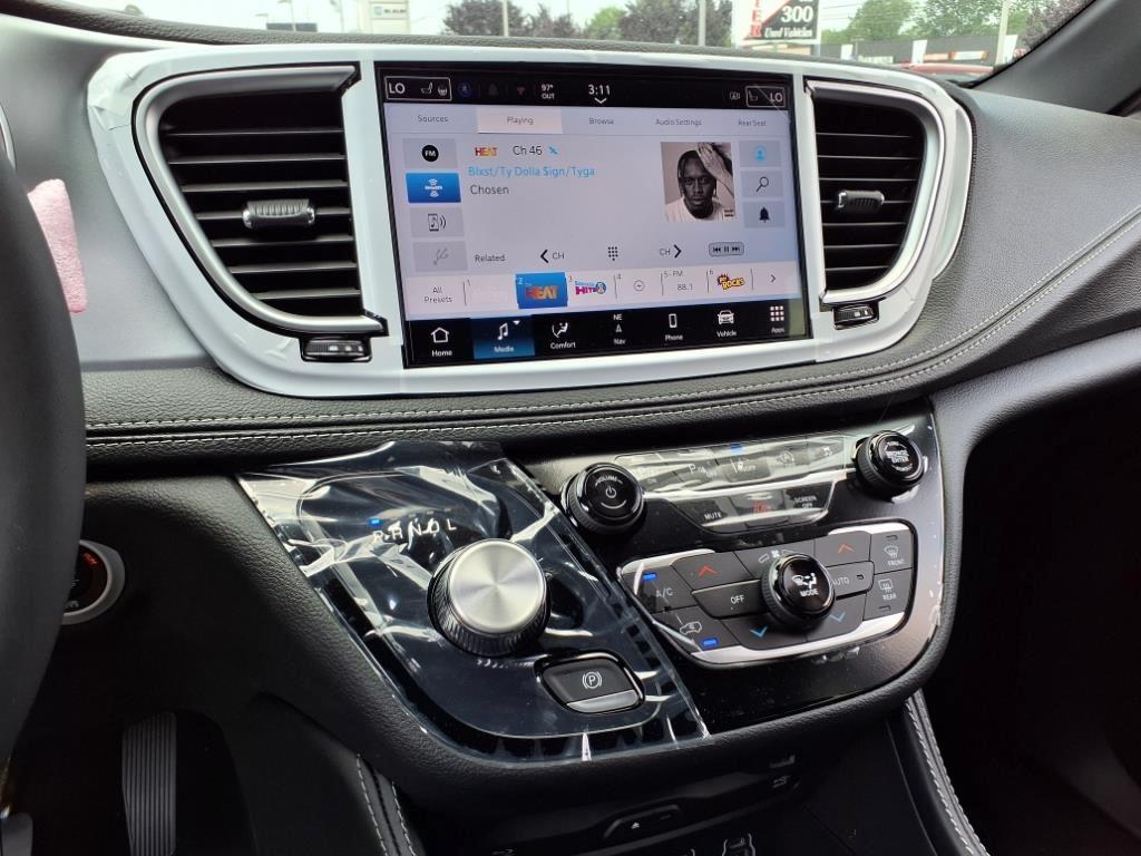 new 2025 Chrysler Pacifica car, priced at $55,330