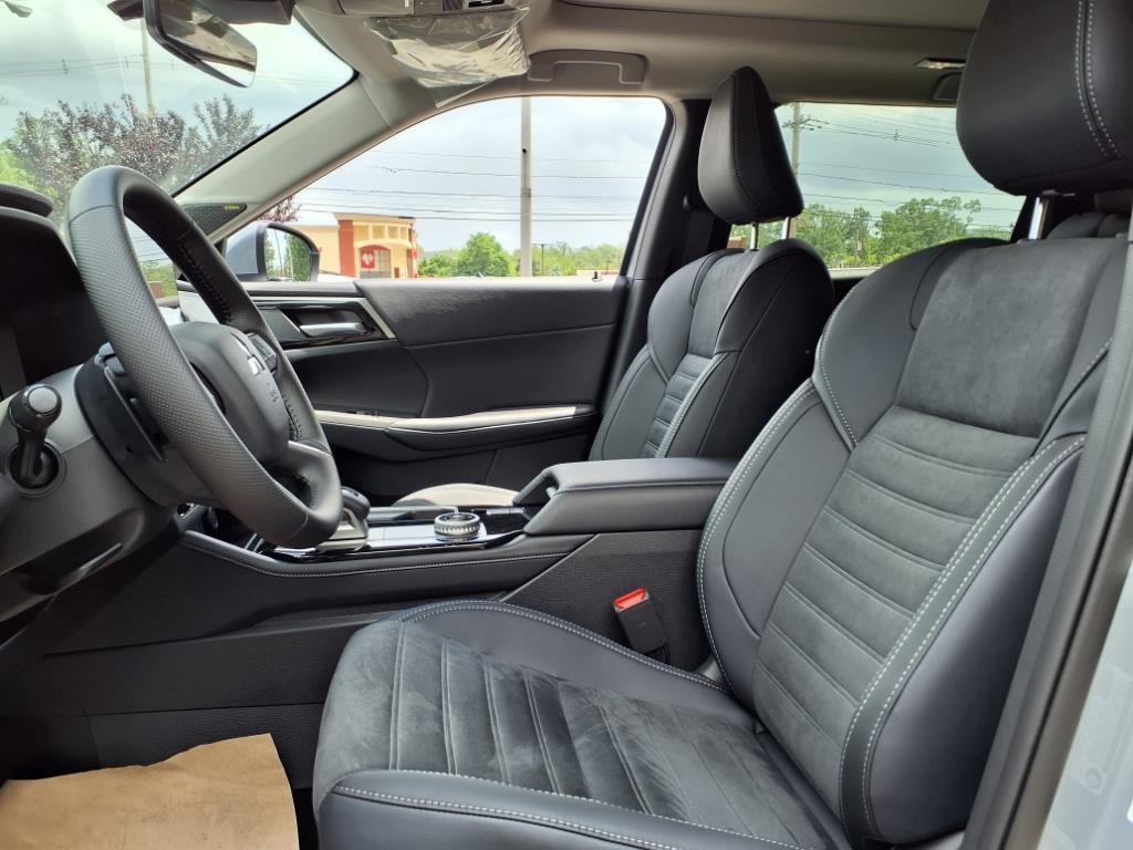 new 2025 Mitsubishi Outlander car, priced at $36,990