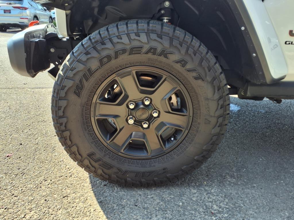 used 2022 Jeep Gladiator car, priced at $38,690