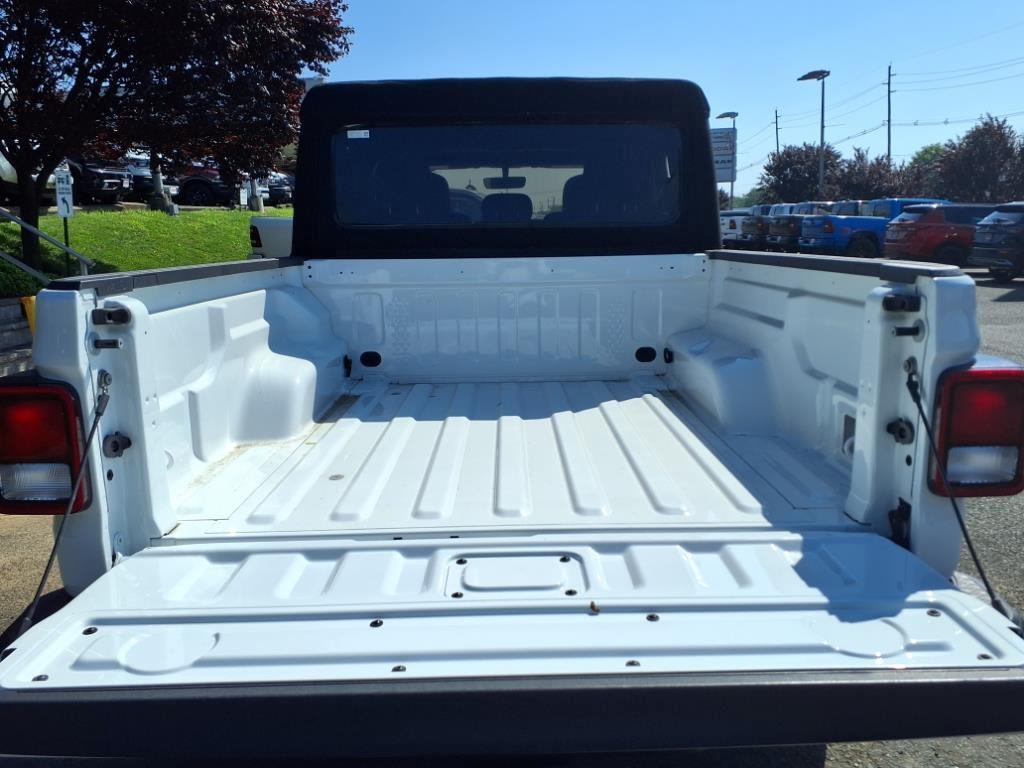 used 2022 Jeep Gladiator car, priced at $38,690