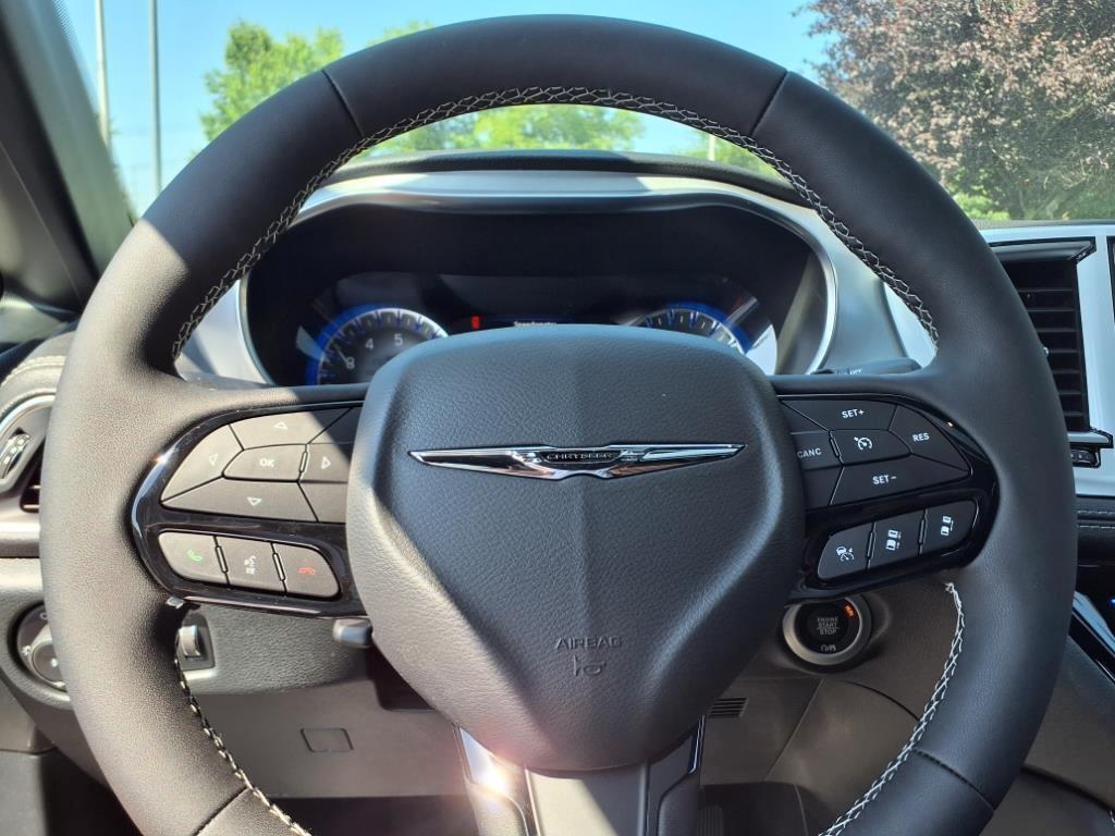 new 2025 Chrysler Pacifica car, priced at $52,059