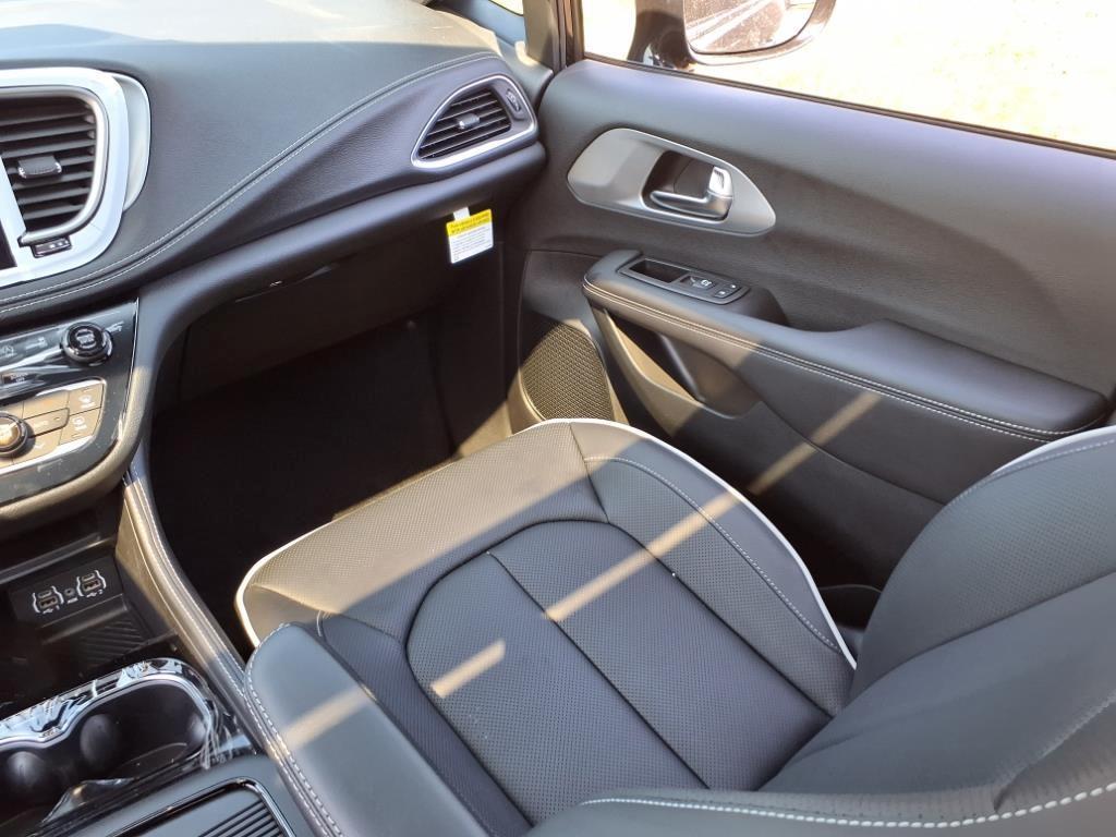 new 2025 Chrysler Pacifica car, priced at $52,059