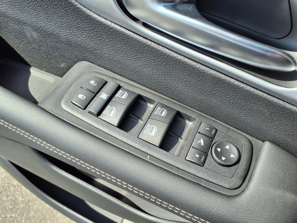 new 2025 Chrysler Pacifica car, priced at $52,059