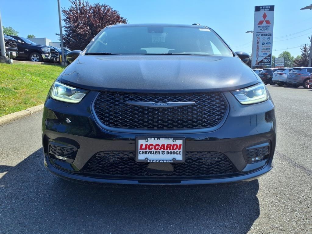 new 2025 Chrysler Pacifica car, priced at $52,059