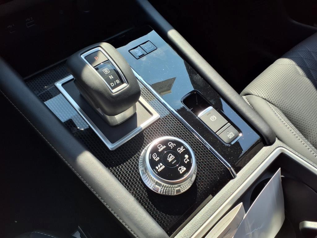 new 2025 Mitsubishi Outlander PHEV car, priced at $40,690