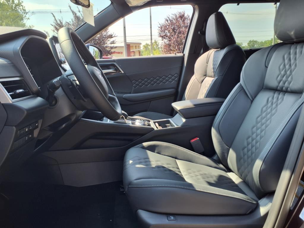 new 2025 Mitsubishi Outlander PHEV car, priced at $40,690