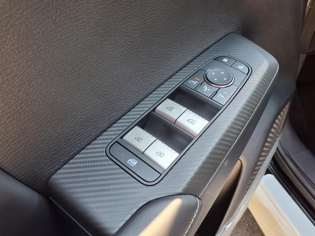 new 2025 Mitsubishi Outlander PHEV car, priced at $40,690